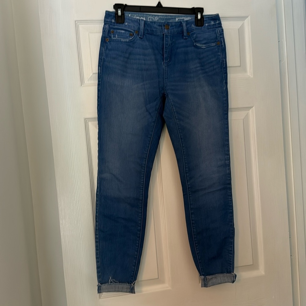 Vineyard vines, distressed, skinny jeans, size 8